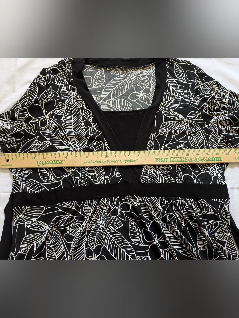 Black White Floral V-Neck 3/4 Sleeve Tunic Blouse Top - Picture 4 of 6